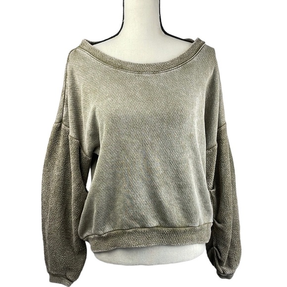 White Crow Tops - White Crow Oversized Distressed Sweatshirt SZ S Olive Green Faded Unique Sleeves